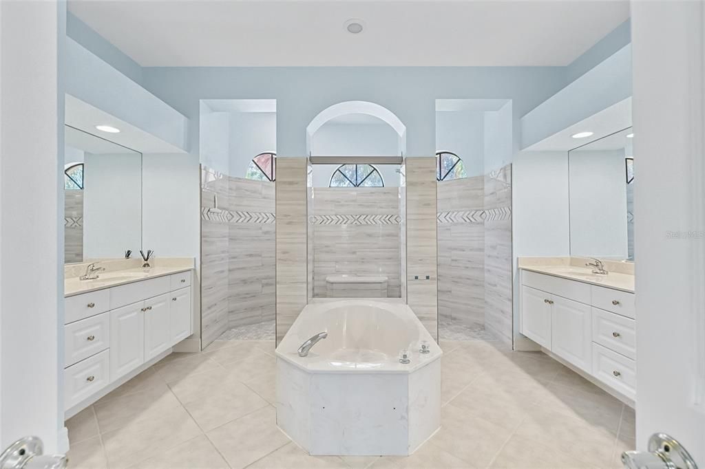 For Sale: $1,690,000 (5 beds, 4 baths, 3914 Square Feet)