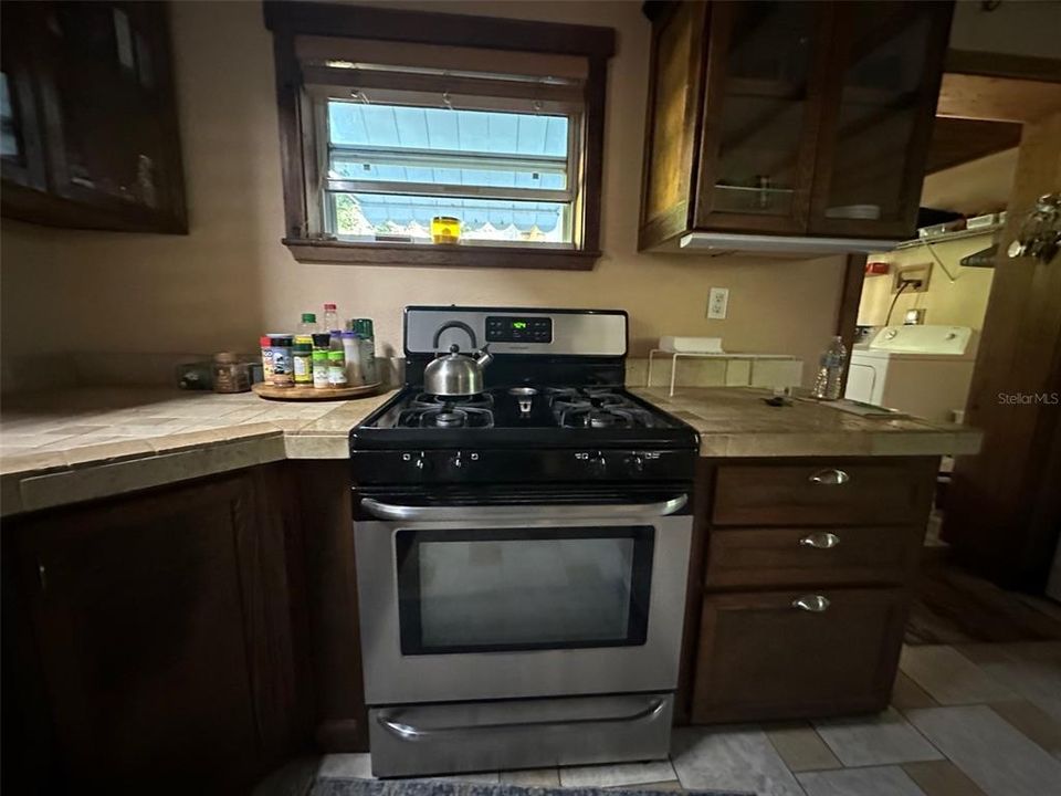 For Sale: $170,000 (2 beds, 1 baths, 1088 Square Feet)