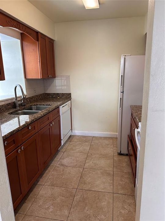 For Rent: $1,596 (2 beds, 1 baths, 960 Square Feet)