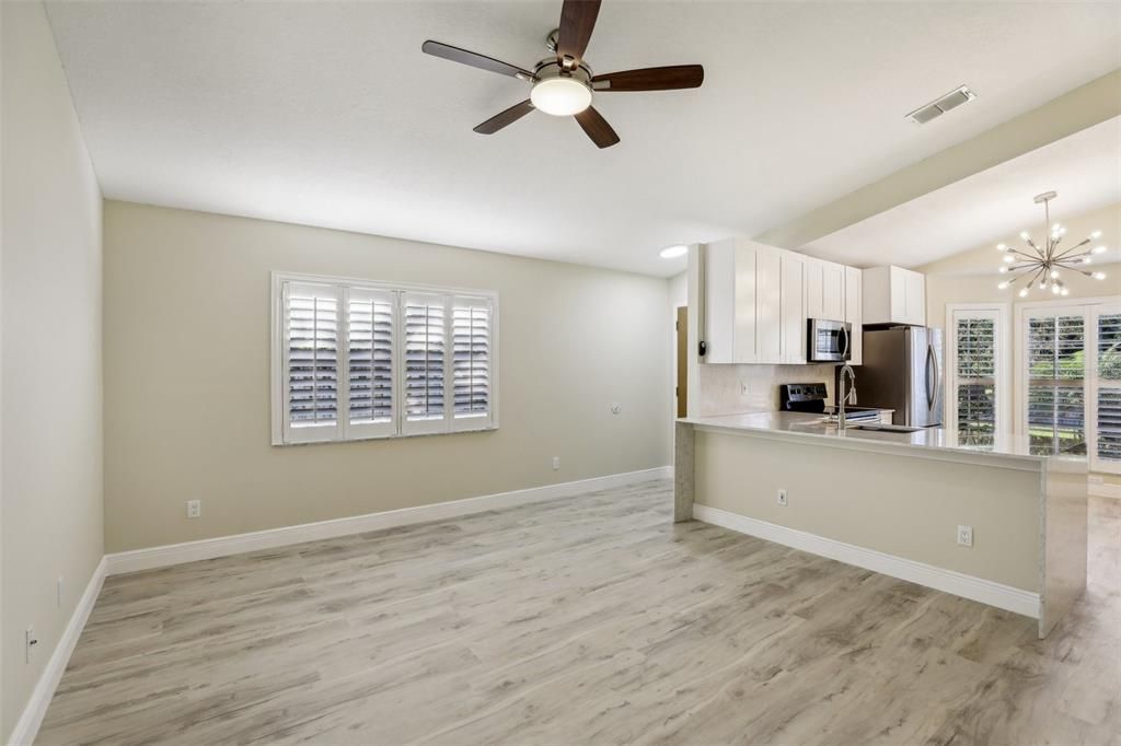 Active With Contract: $2,500 (3 beds, 2 baths, 1152 Square Feet)