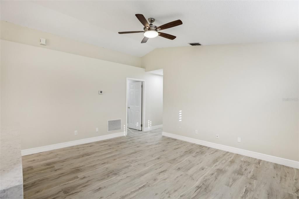 Active With Contract: $2,500 (3 beds, 2 baths, 1152 Square Feet)