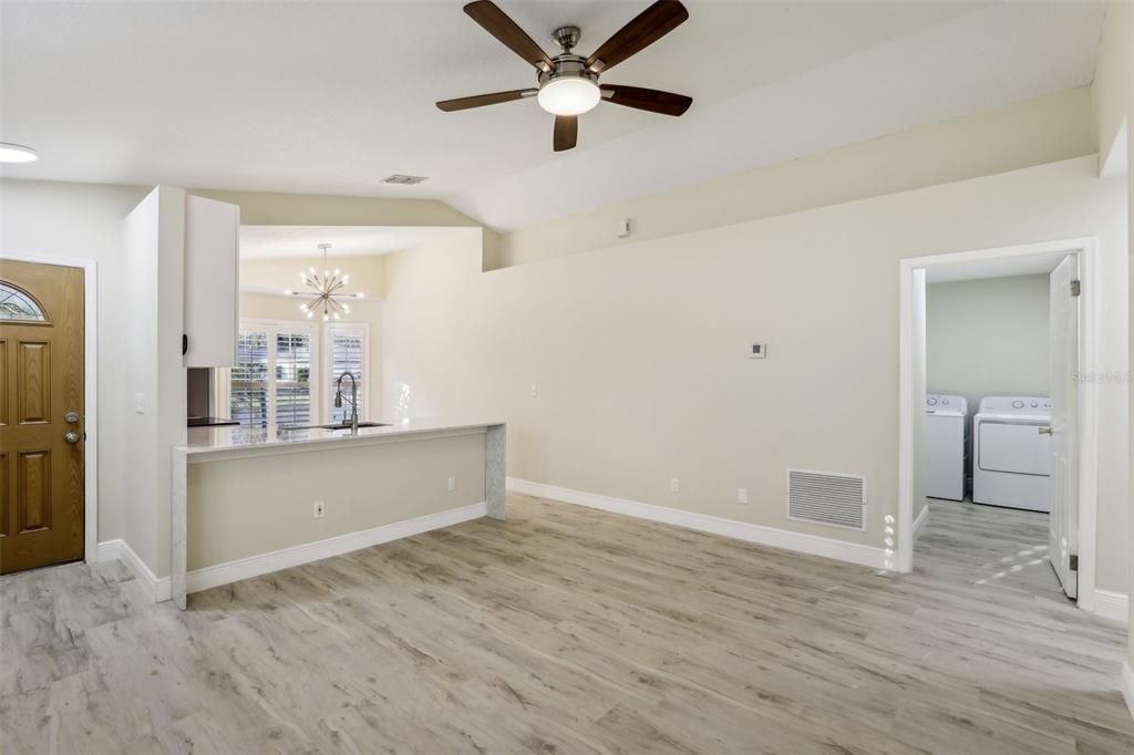 Active With Contract: $2,500 (3 beds, 2 baths, 1152 Square Feet)