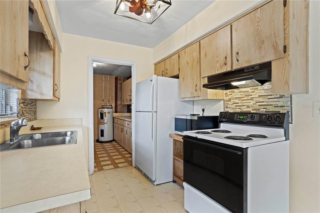 For Sale: $244,900 (3 beds, 1 baths, 1024 Square Feet)