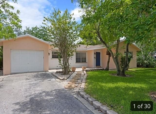 Recently Sold: $635,000 (3 beds, 2 baths, 2181 Square Feet)