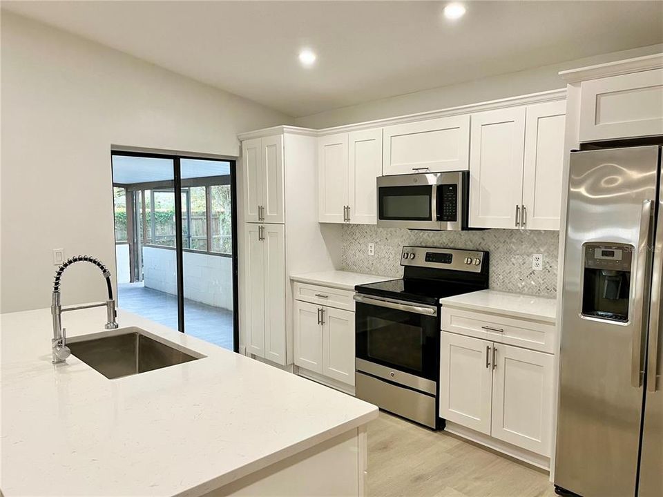 For Sale: $449,000 (4 beds, 2 baths, 1665 Square Feet)