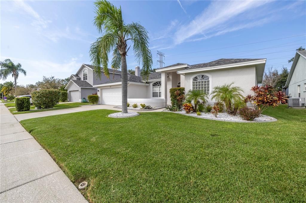 For Sale: $695,000 (3 beds, 2 baths, 1971 Square Feet)