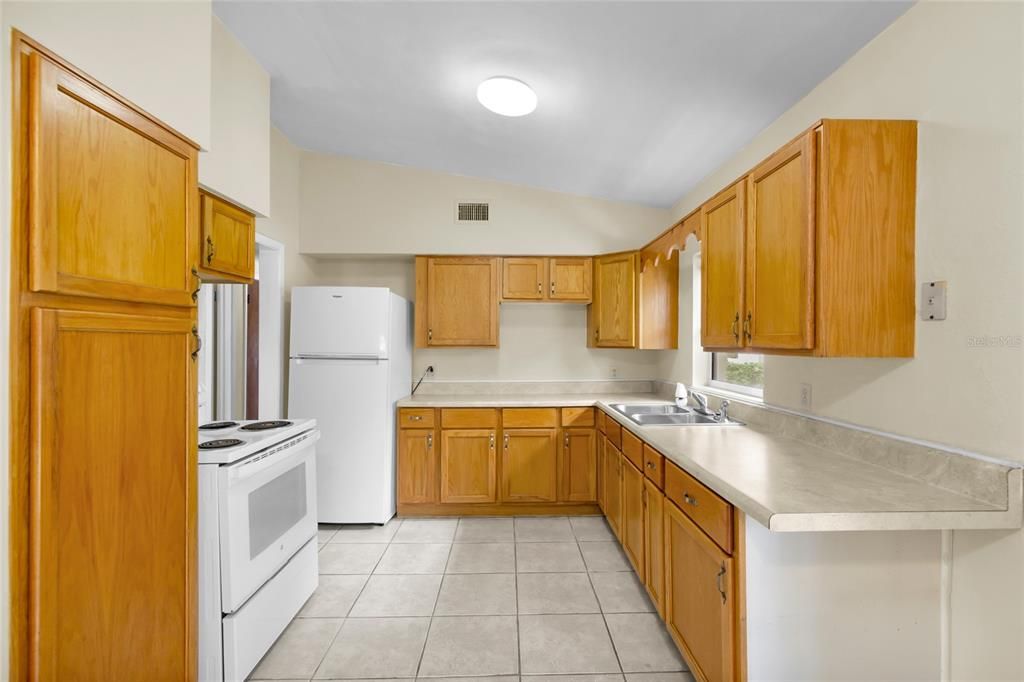 For Sale: $249,000 (3 beds, 1 baths, 960 Square Feet)