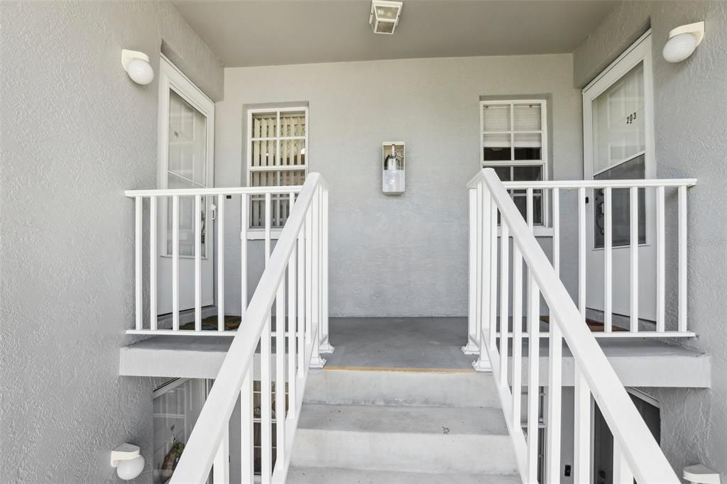 For Sale: $140,000 (2 beds, 2 baths, 873 Square Feet)