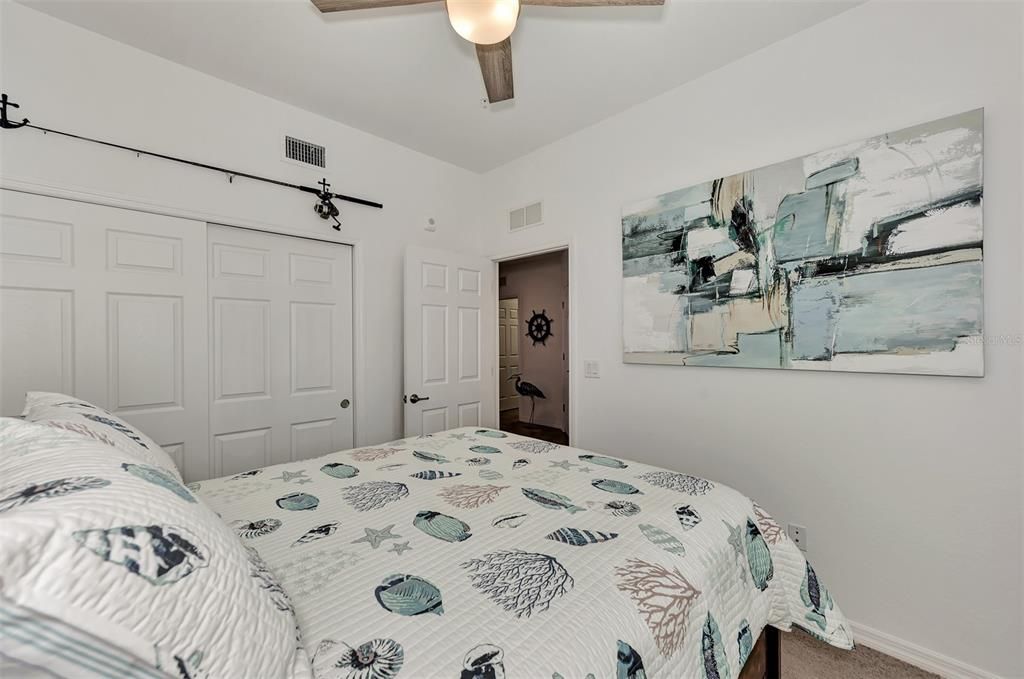 For Sale: $379,000 (2 beds, 2 baths, 1379 Square Feet)