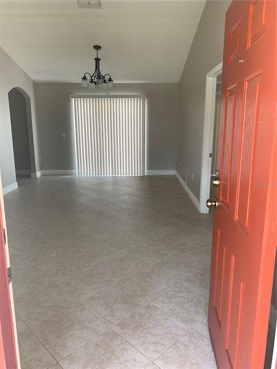 For Rent: $2,100 (4 beds, 2 baths, 1681 Square Feet)