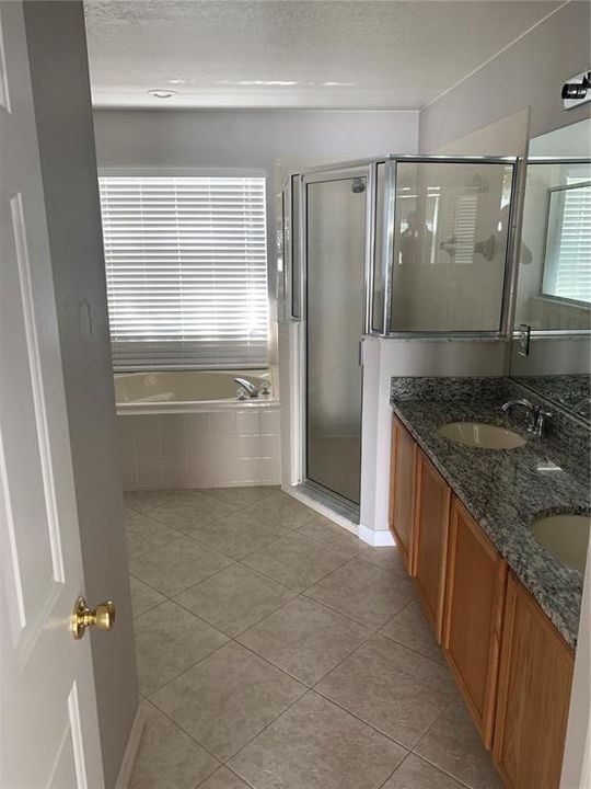 For Rent: $2,100 (4 beds, 2 baths, 1681 Square Feet)