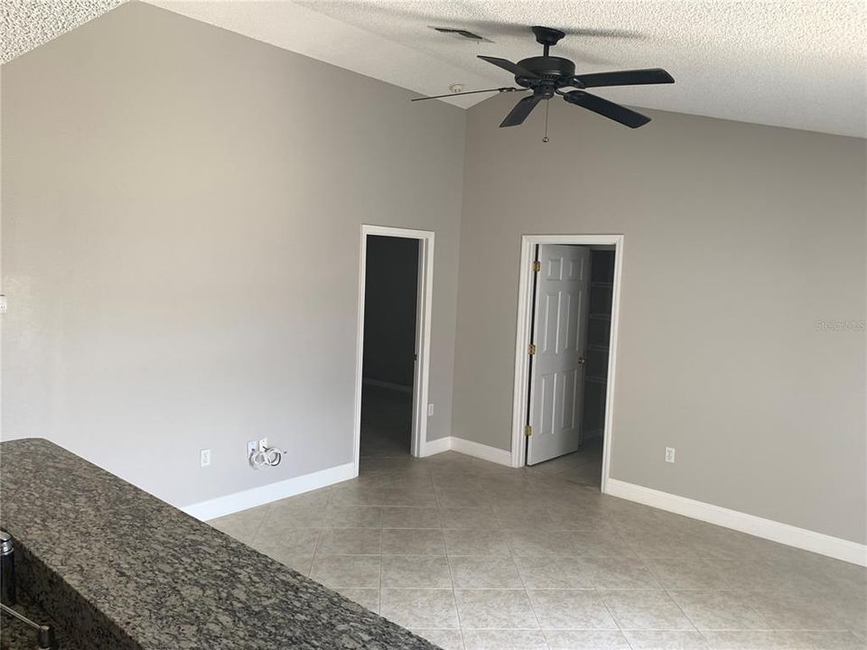 For Rent: $2,100 (4 beds, 2 baths, 1681 Square Feet)