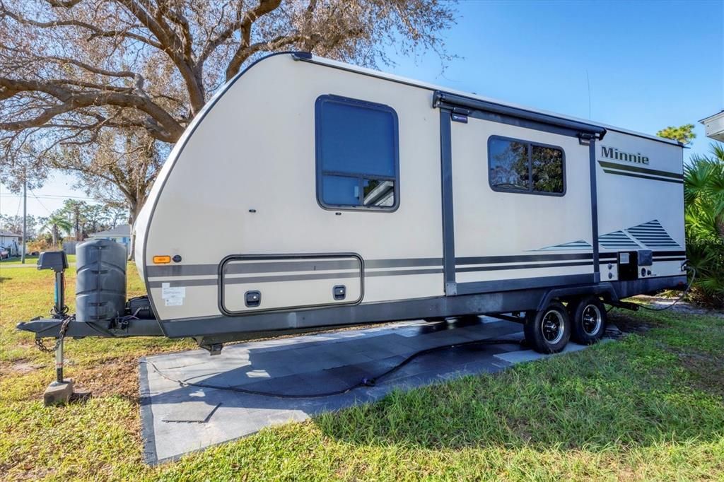 For Sale: $449,000 (3 beds, 2 baths, 1344 Square Feet)