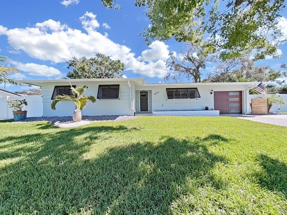 Active With Contract: $615,000 (2 beds, 2 baths, 1192 Square Feet)