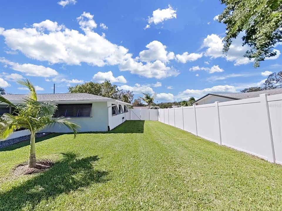 Active With Contract: $615,000 (2 beds, 2 baths, 1192 Square Feet)