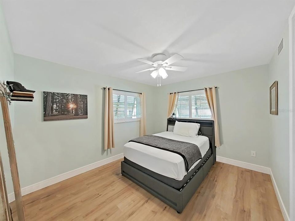 Active With Contract: $615,000 (2 beds, 2 baths, 1192 Square Feet)