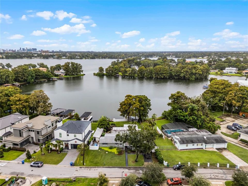 For Sale: $1,450,000 (3 beds, 2 baths, 2342 Square Feet)