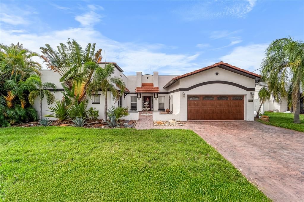 Recently Sold: $675,000 (4 beds, 2 baths, 2197 Square Feet)