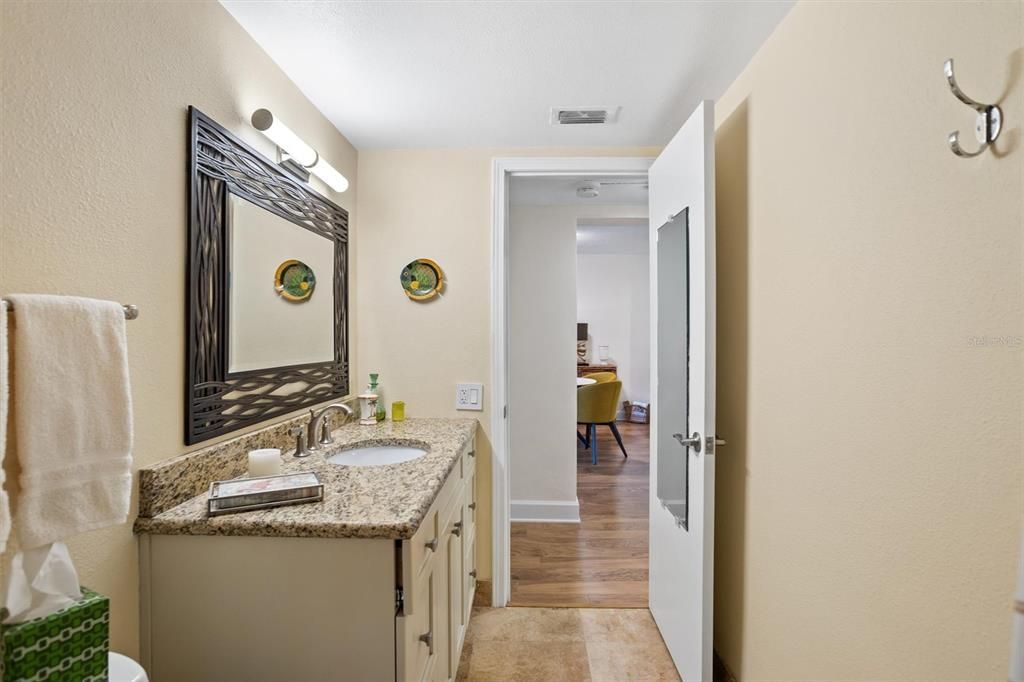 For Sale: $369,000 (1 beds, 1 baths, 750 Square Feet)