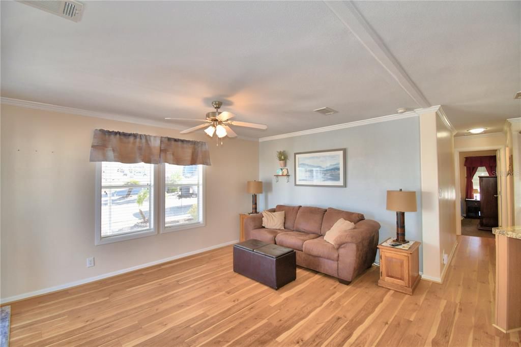 For Sale: $225,000 (2 beds, 2 baths, 960 Square Feet)