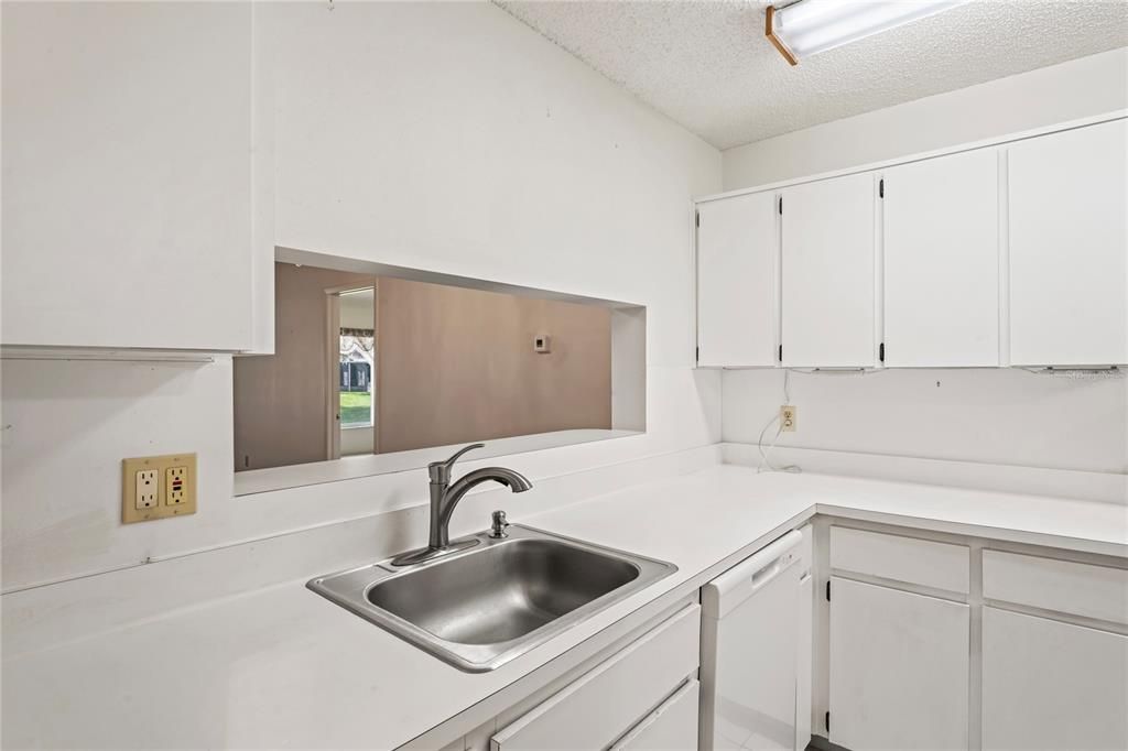 For Sale: $234,000 (2 beds, 2 baths, 1414 Square Feet)