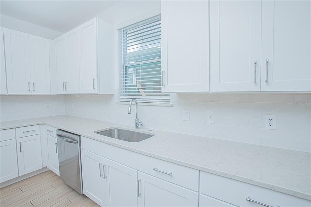 For Rent: $2,500 (3 beds, 2 baths, 1692 Square Feet)