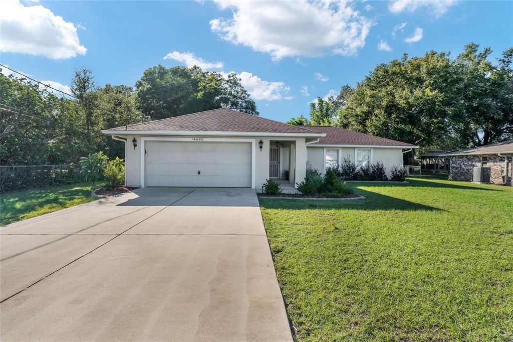 For Sale: $325,000 (3 beds, 2 baths, 1495 Square Feet)