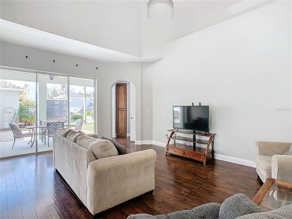 For Sale: $440,000 (3 beds, 2 baths, 2617 Square Feet)