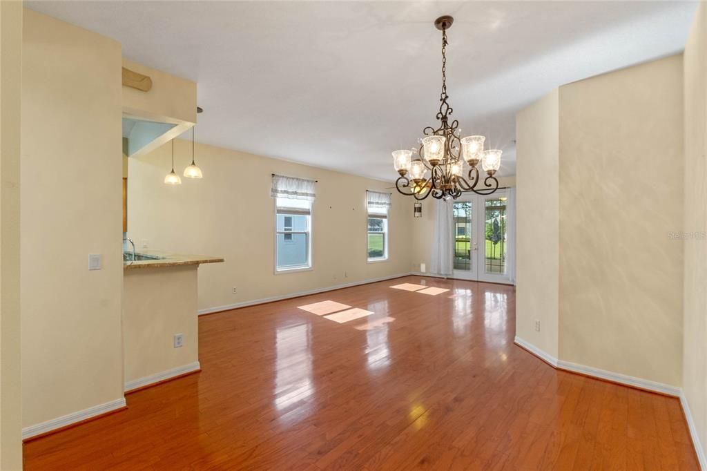 For Sale: $339,500 (3 beds, 2 baths, 1544 Square Feet)