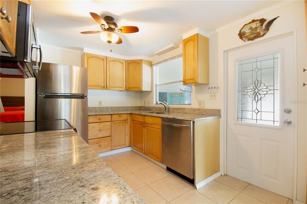 Active With Contract: $169,900 (2 beds, 1 baths, 960 Square Feet)