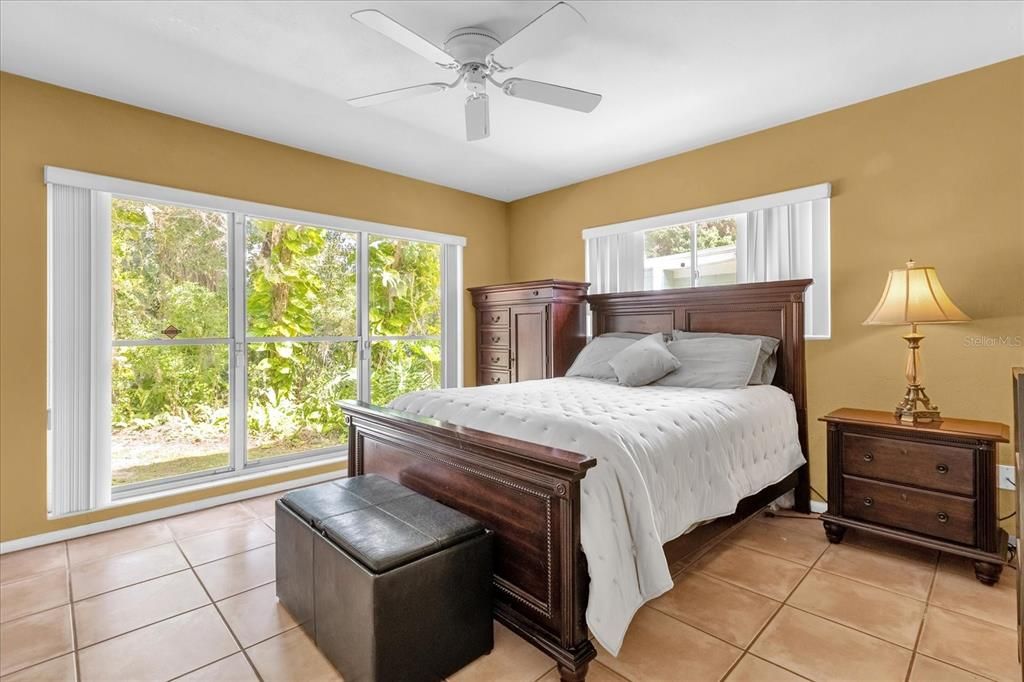 Secondary primary bedroom with ensuite bathroom