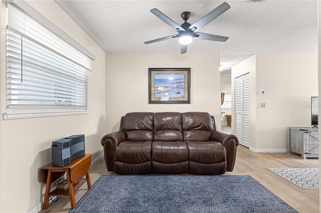 Sitting area off Living room