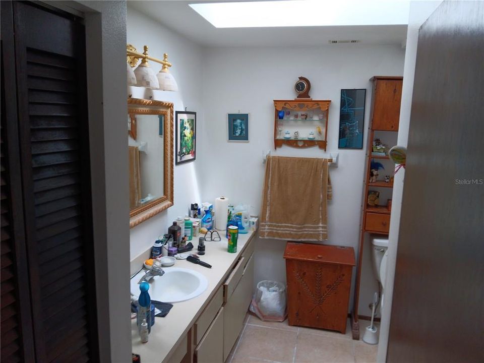 En Venta: $385,000 (3 camas, 2 baños, 1662 Pies cuadrados)