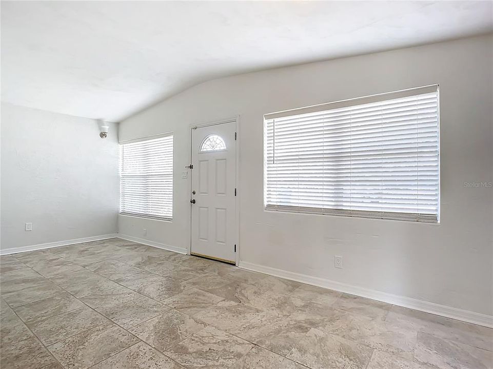 front room can be part dining room and family room