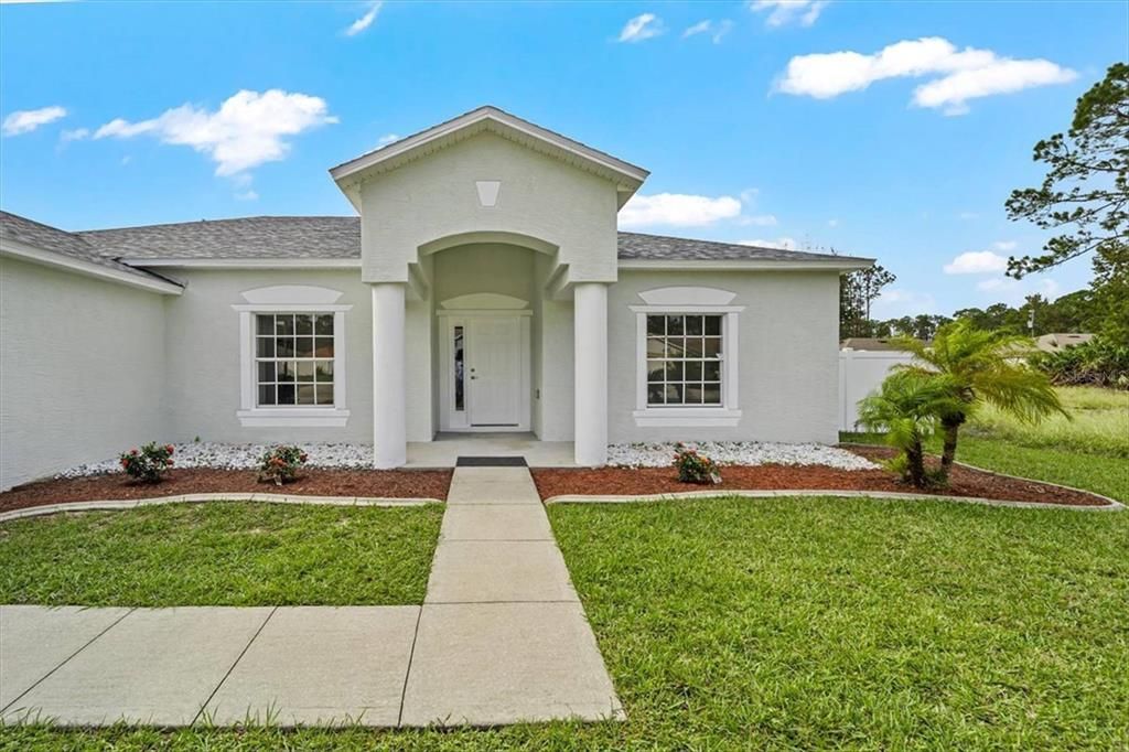 For Sale: $345,999 (4 beds, 2 baths, 1852 Square Feet)