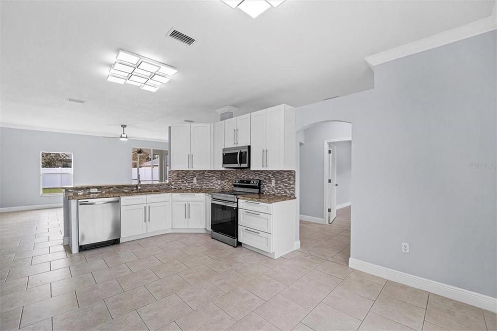 For Sale: $345,999 (4 beds, 2 baths, 1852 Square Feet)