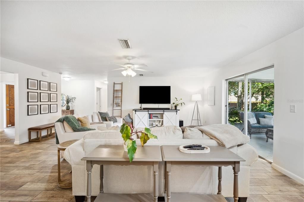 Active With Contract: $375,000 (3 beds, 2 baths, 1726 Square Feet)