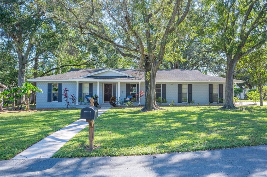 Active With Contract: $375,000 (3 beds, 2 baths, 1726 Square Feet)