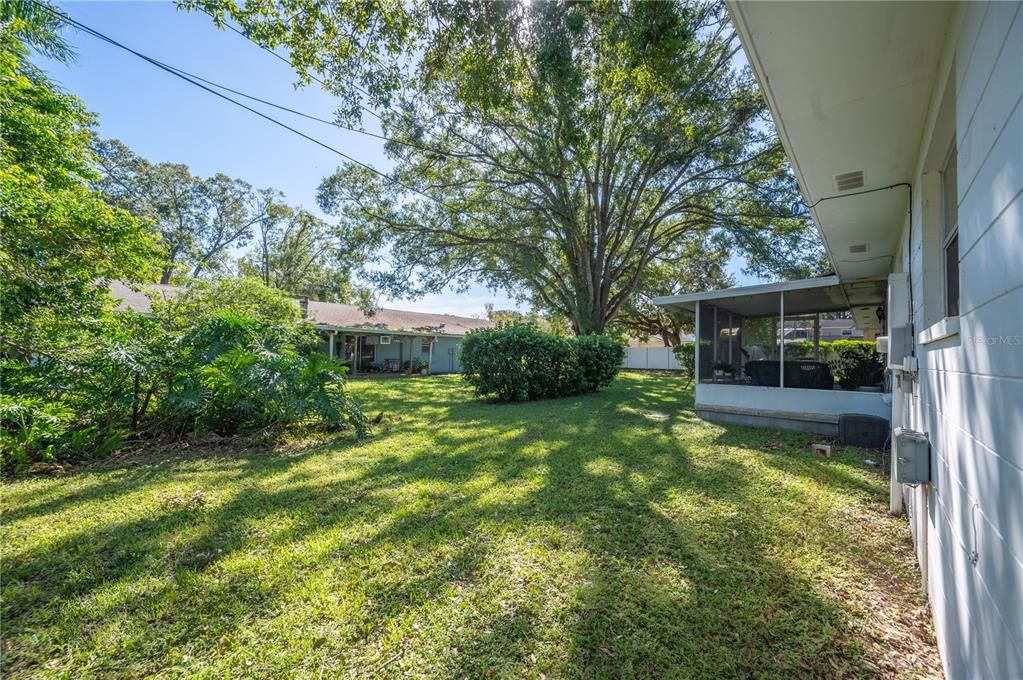 Active With Contract: $375,000 (3 beds, 2 baths, 1726 Square Feet)