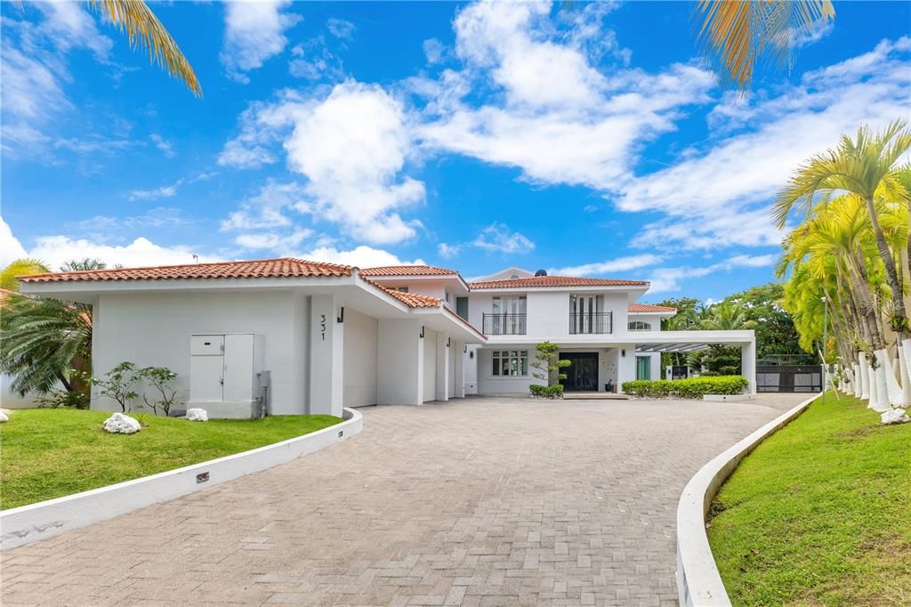 For Sale: $13,850,000 (5 beds, 7 baths, 7932 Square Feet)