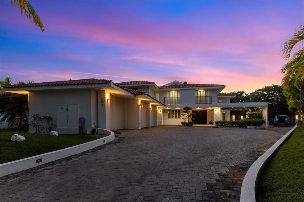 For Sale: $13,850,000 (5 beds, 7 baths, 7932 Square Feet)