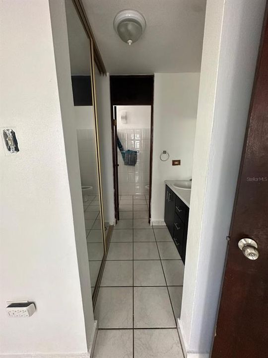 Activo con contrato: $325,000 (4 camas, 2 baños, 2190 Pies cuadrados)