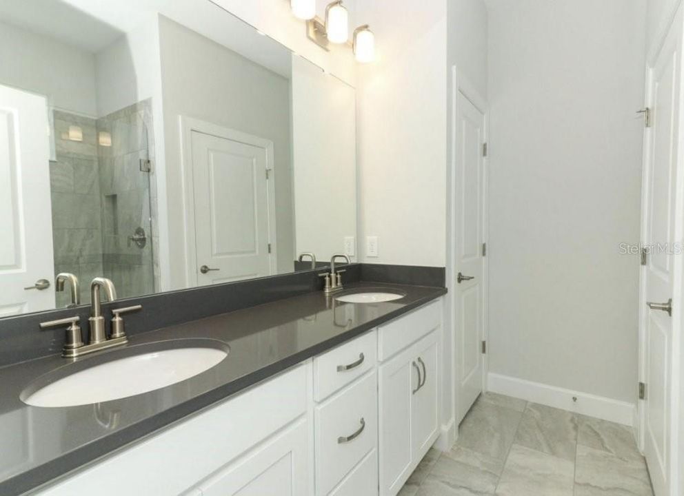 For Sale: $299,000 (2 beds, 2 baths, 1364 Square Feet)