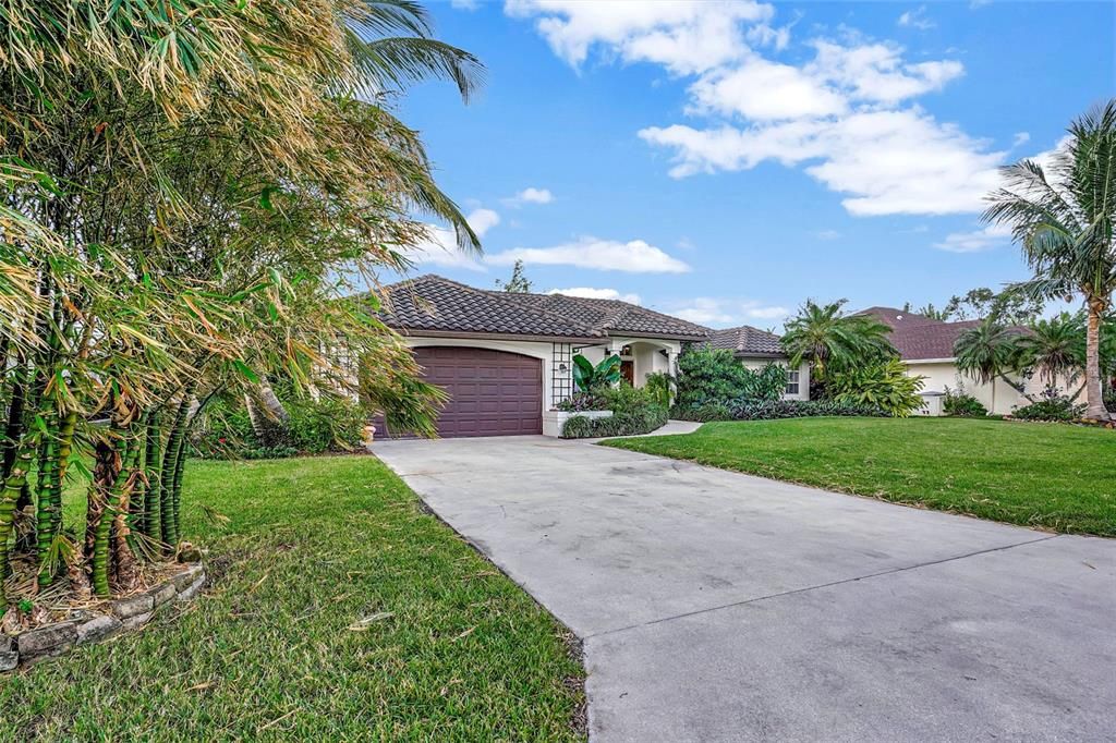 For Sale: $517,000 (3 beds, 2 baths, 1981 Square Feet)