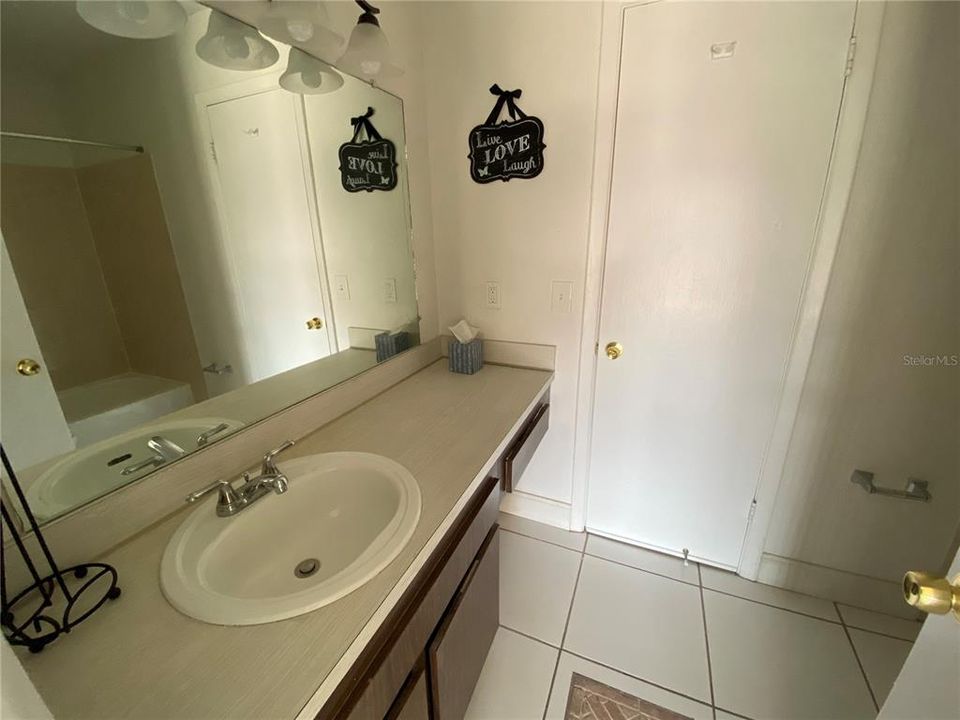 For Sale: $145,000 (2 beds, 1 baths, 1164 Square Feet)