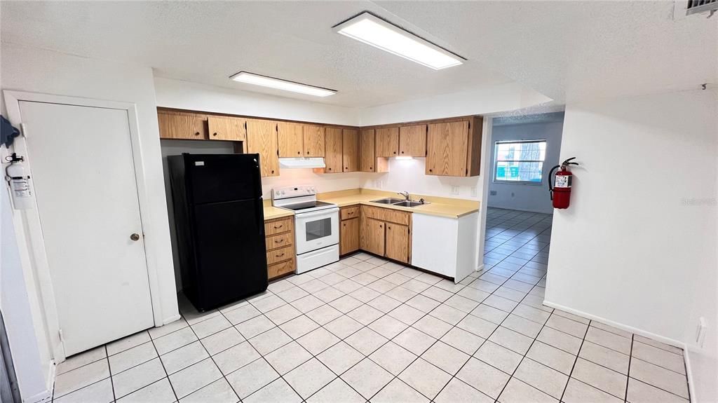 For Rent: $1,299 (2 beds, 1 baths, 1350 Square Feet)