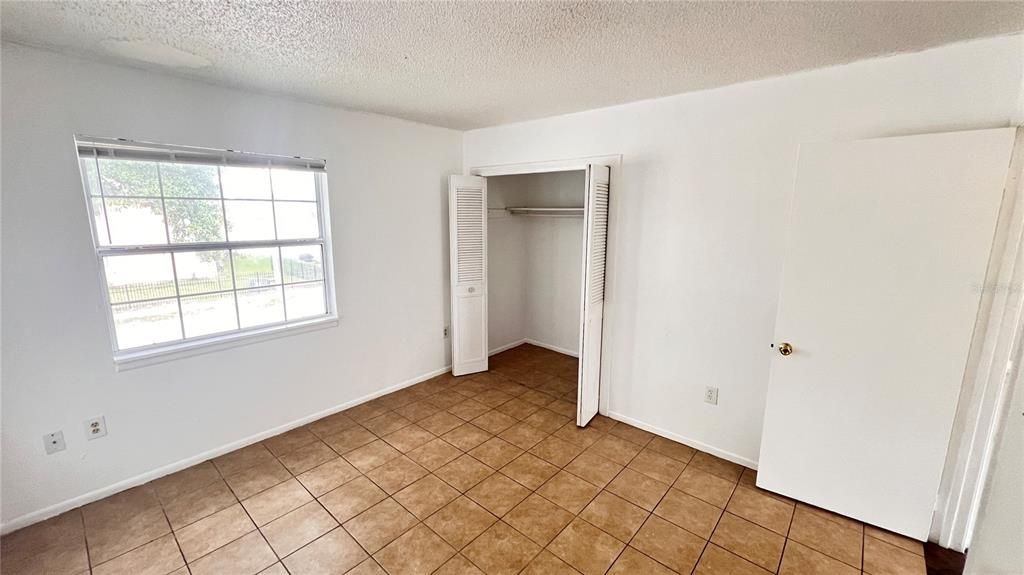 For Rent: $1,299 (2 beds, 1 baths, 1350 Square Feet)