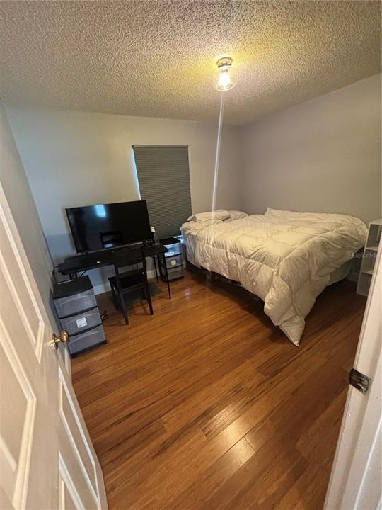 For Rent: $1,450 (2 beds, 1 baths, 1628 Square Feet)