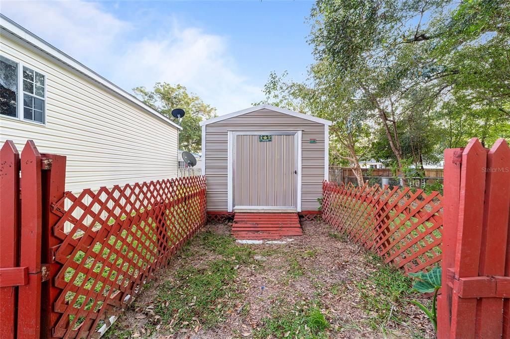 For Sale: $209,900 (3 beds, 2 baths, 1431 Square Feet)