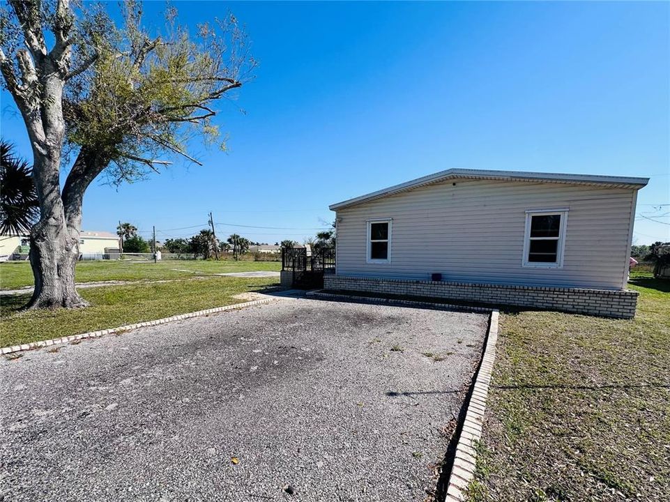 For Sale: $178,000 (3 beds, 2 baths, 1512 Square Feet)